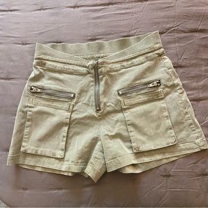 Chaser Front Pocket & Front Zip Green Cargo Shorts